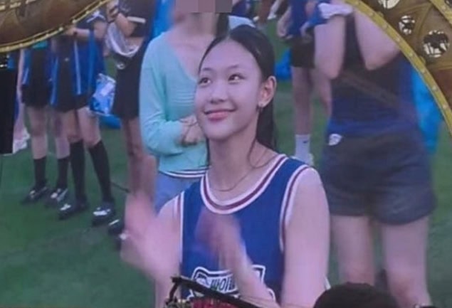 PSY Summer Swag concert viral girl scouted