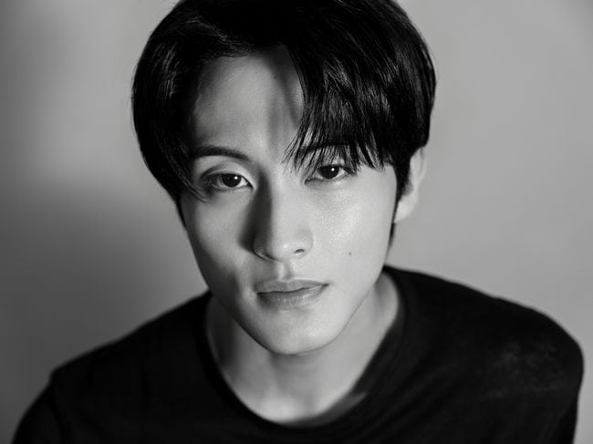 Mark Lee Weverse community