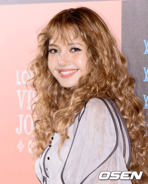 BLACKPINK Lisa Apologizes 10th Anniversary Event