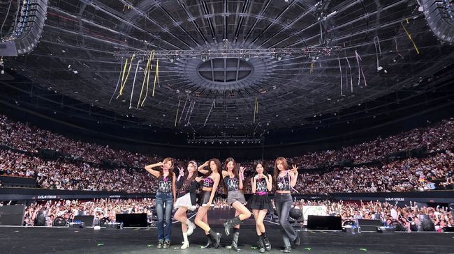 IVE Los Angeles Kia Forum Concert