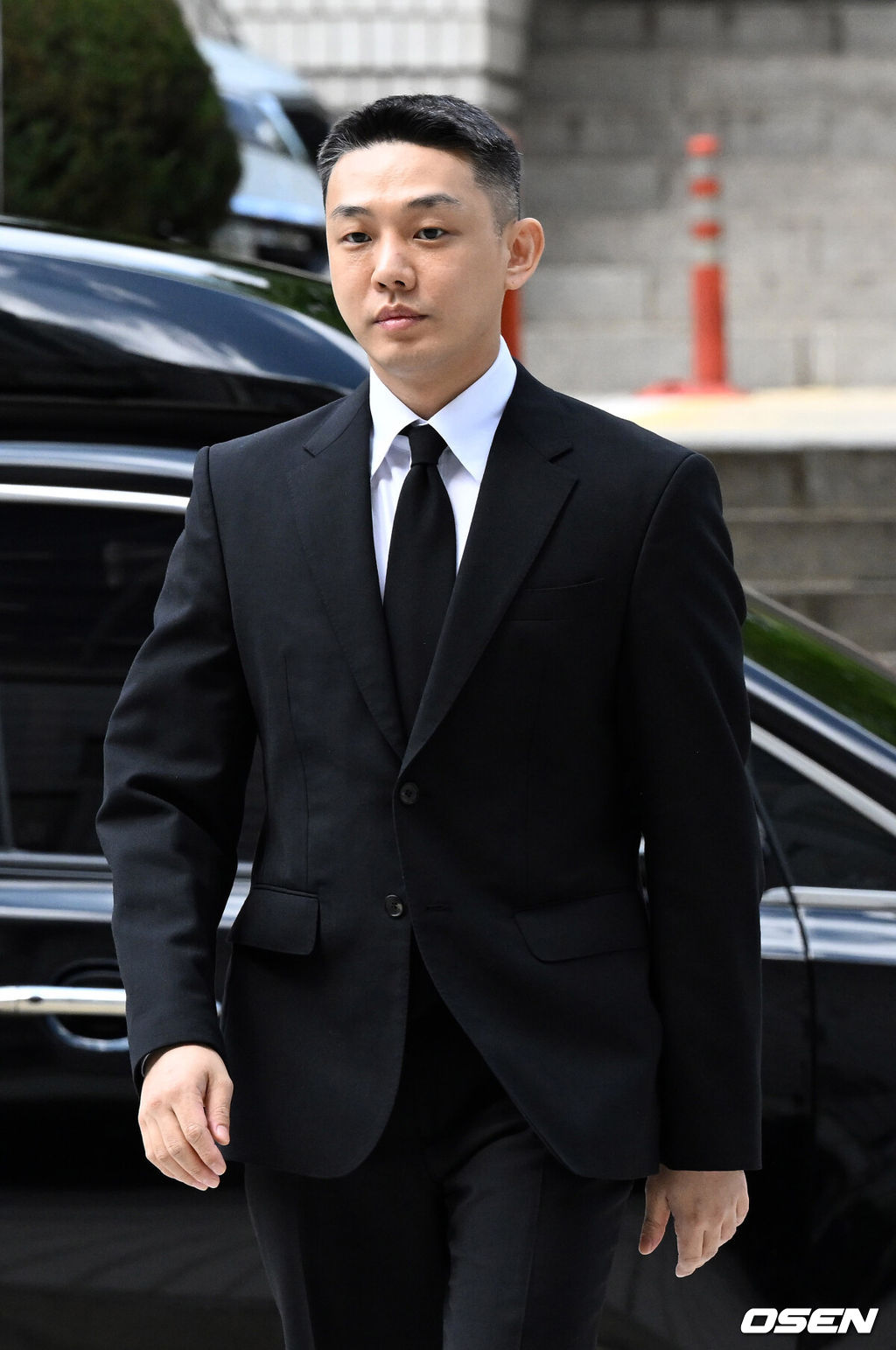 Yoo Ah-in Billions agency contract