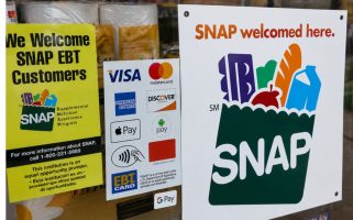 SNAP beneficiaries decrease