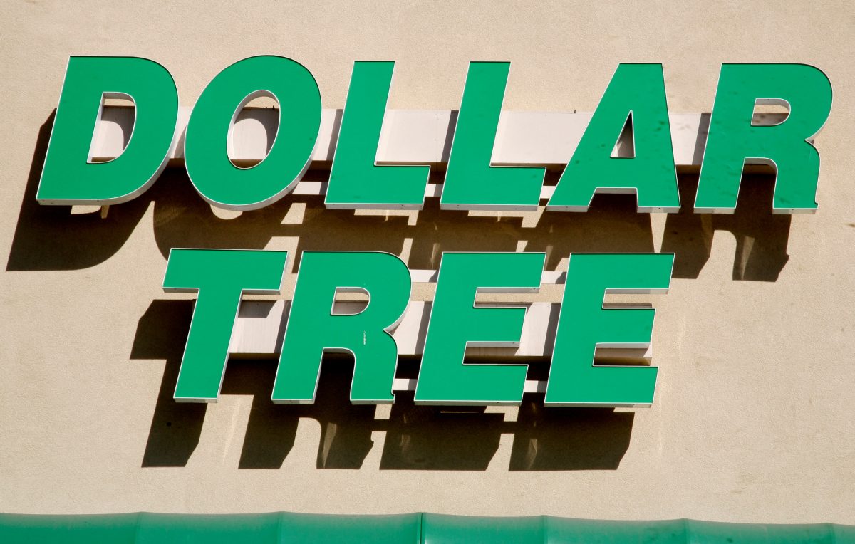 Dollar Stores Thrive as Consumers Fight Persistent Price Pressures