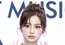 NMIXX Sullyoon — Hilarious Reaction to Fan Who Refuses to Shower NMIXX Sullyoon